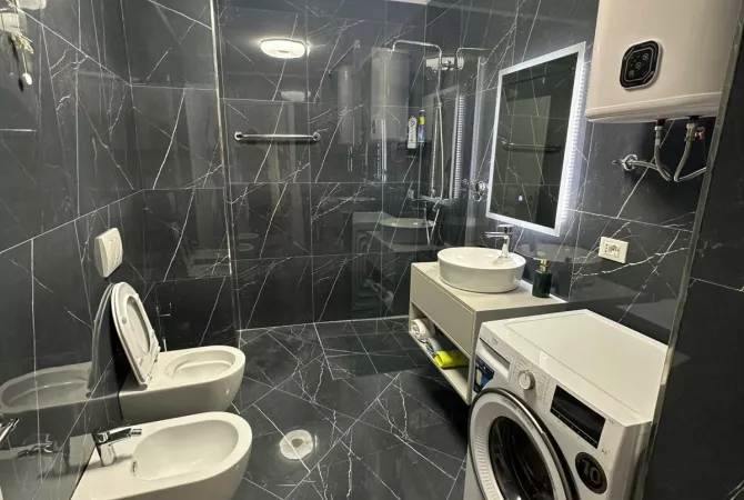 Shtepi me qera Apartament ne Tirane, 2+1, Mobilimi E mobiluar, Pagesa 1,400  Euro.