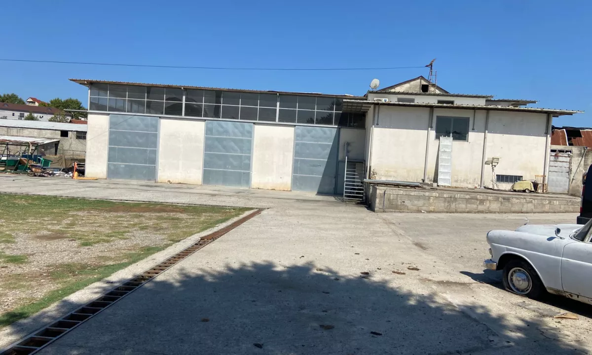 Jepet me qira kapanon  Institut Bujqesor/ 1,000 Euro