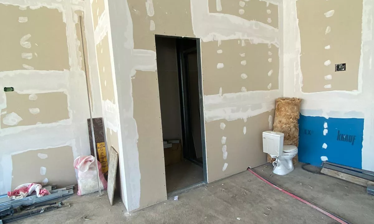 Jepet  Dyqan  me qera Tek Rezidenca Klensi/600 Euro