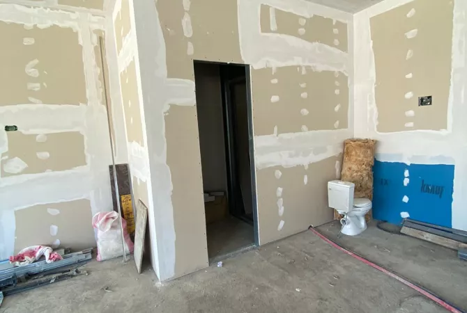 Jepet  Dyqan  me qera Tek Rezidenca Klensi/600 Euro