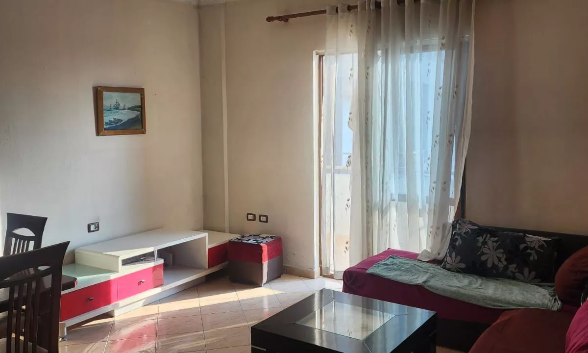 Shtepi ne shitje Apartament ne Tirane, 1+1, Mobilimi E mobiluar, Pagesa 123,200  Euro.