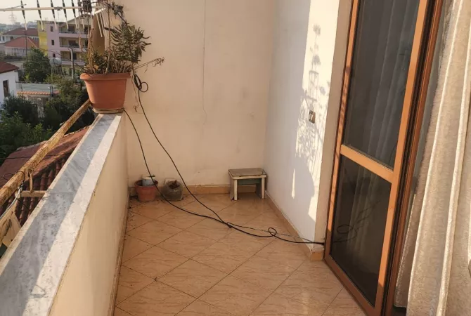 Shtepi ne shitje Apartament ne Tirane, 1+1, Mobilimi E mobiluar, Pagesa 123,200  Euro.