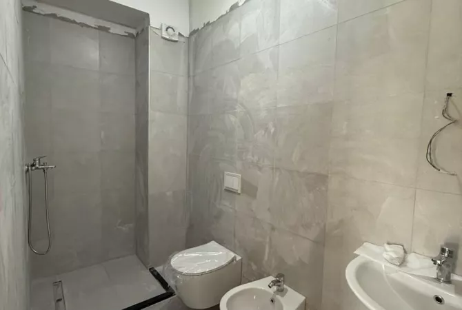 Shitet apartament 2+1+2+1 Liqeni i Thate/227.000€