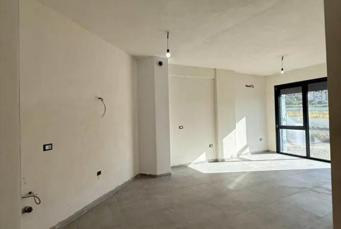 Shtepi ne shitje Apartament ne Tirane, 2+1, Mobilimi Bosh, pa mobiluar, Pagesa 227,000  Euro.
