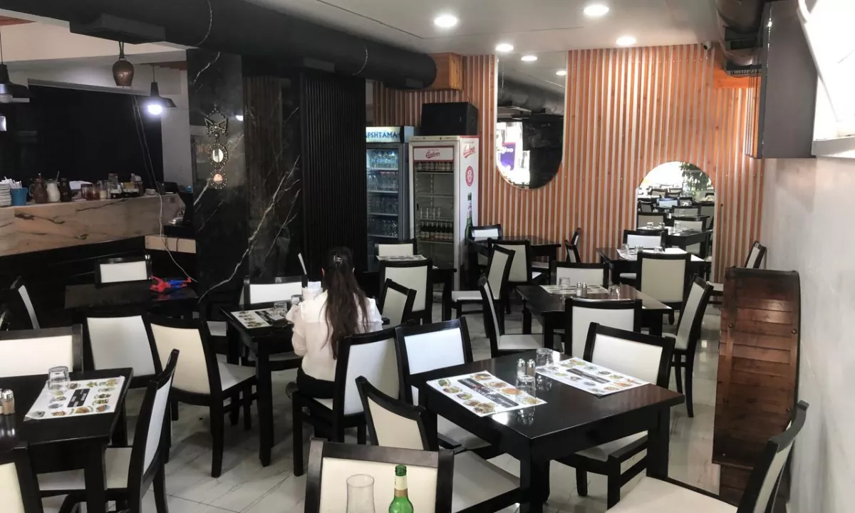 Shitet Biznes Bar-Restorant Rruga e Elbasanit, Tirane/86,000 euro