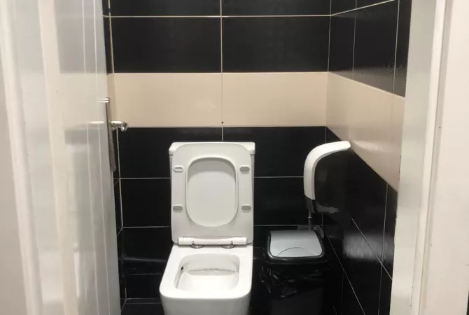 Shitet Biznes Bar-Restorant Rruga e Elbasanit, Tirane/86,000 euro