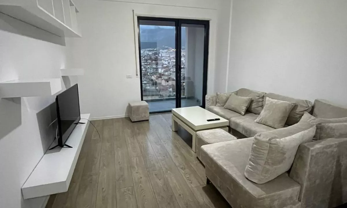 Appartamento in affitto a Tirana 1+1, Arredato