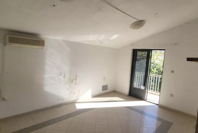 Jepet me qera Vila tek Rruga e Dibres/ 1500 euro
