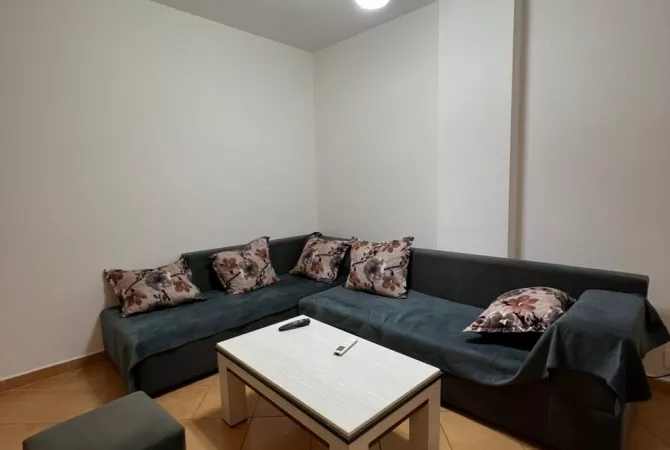 Shtepi me qera Apartament ne Tirane, 1+1, Mobilimi E mobiluar, Pagesa 650  Euro.