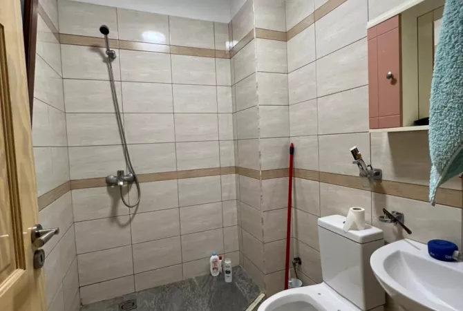 Shtepi me qera Apartament ne Tirane, 1+1, Mobilimi E mobiluar, Pagesa 650  Euro.