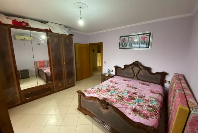 Shtepi me qera Apartament ne Tirane, 2+1, Mobilimi E mobiluar, Pagesa 400  Euro.