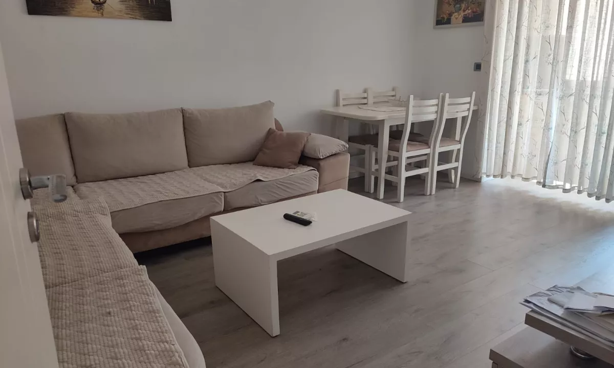 Shtepi ne shitje Apartament ne Tirane, 2+1, Mobilimi E mobiluar, Pagesa 140,000  Euro.