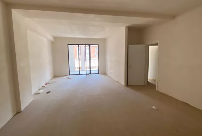 Apartment for sale in Tirana 3+1, Emty