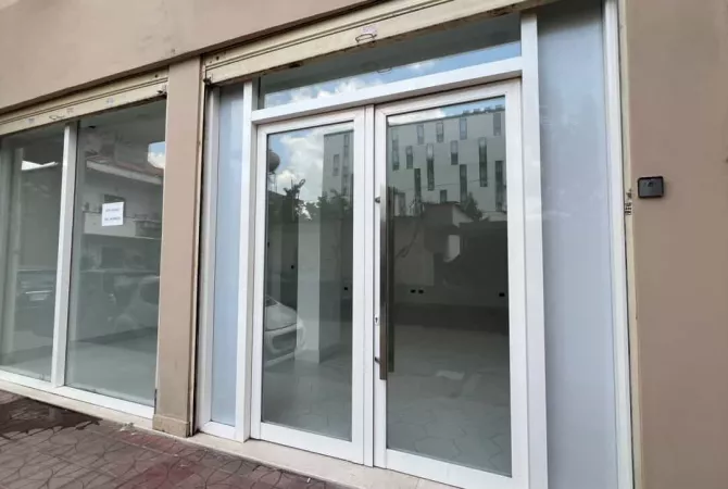 Jepet me qera ambient biznesi ne Astir/50,000 leke 