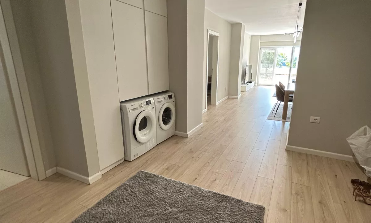 Appartamento in vendita a Tirana 2+1, Arredato