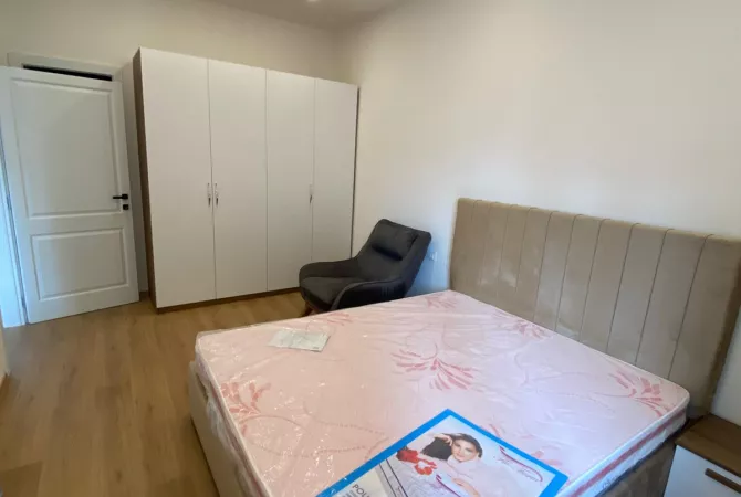 Jepet me qera apatament 1+1 tek Sheshi Willson/750 Euro