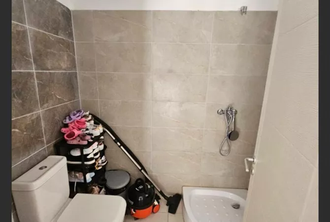 Appartamento in vendita a Tirana 2+1, Arredato