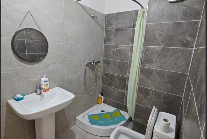 Appartamento in vendita a Tirana 2+1, Arredato