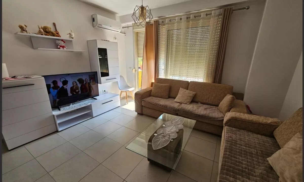 Appartamento in vendita a Tirana 2+1, Arredato