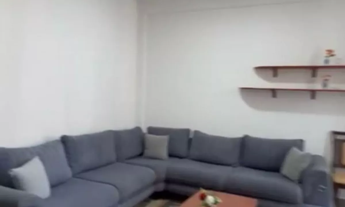 Shtepi me qera Apartament ne Tirane, 3+1, Mobilimi E mobiluar, Pagesa 650  Euro.