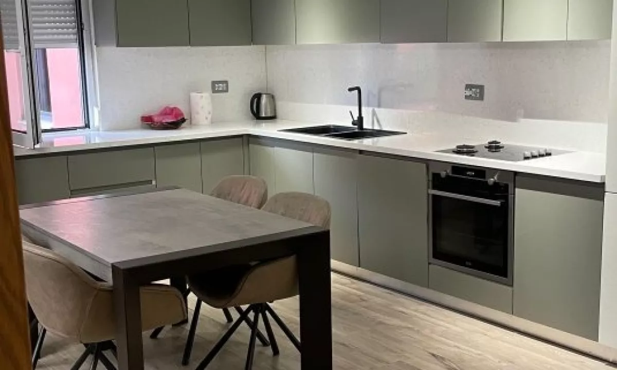 Shtepi me qera Apartament ne Tirane, 2+1, Mobilimi E mobiluar, Pagesa 500  Euro.