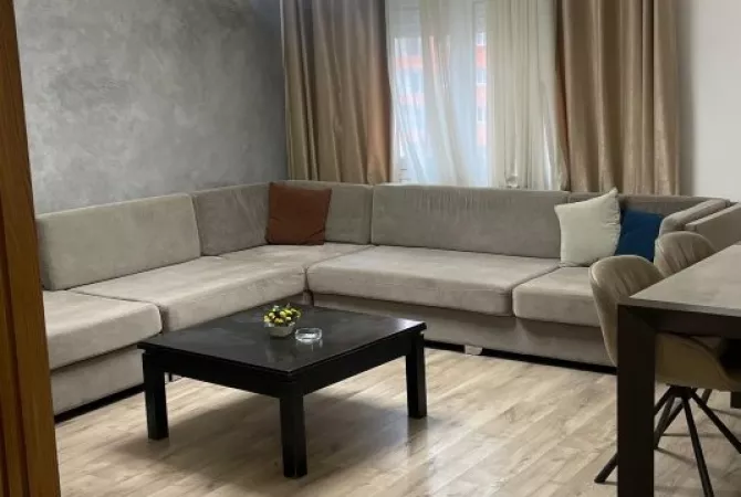 Shtepi me qera Apartament ne Tirane, 2+1, Mobilimi E mobiluar, Pagesa 500  Euro.