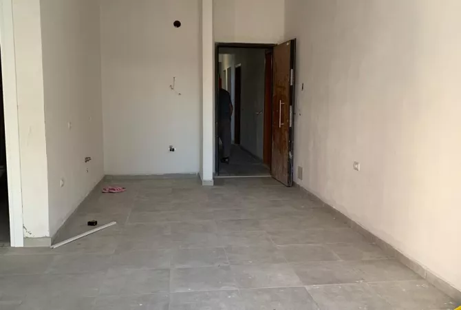 Shtepi me qera Apartament ne Tirane, 2+1, Mobilimi Bosh, pa mobiluar, Pagesa 45,000  Leke.
