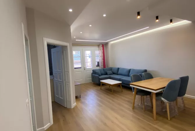 Shtepi ne shitje Apartament ne Tirane, 1+1, Mobilimi E mobiluar, Pagesa 140,000  Euro.