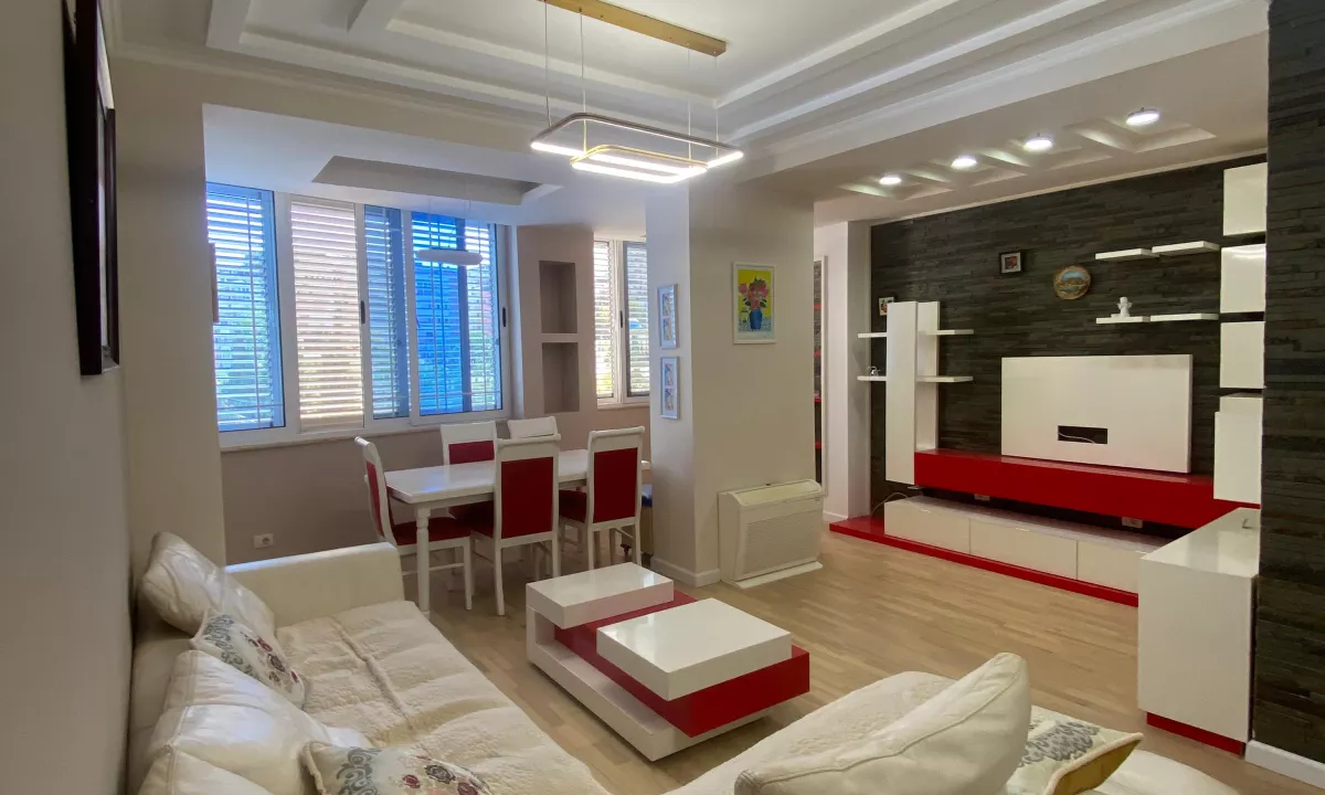 Shtepi ne shitje Apartament ne Tirane, 1+1, Mobilimi E mobiluar, Pagesa 140,000  Euro.