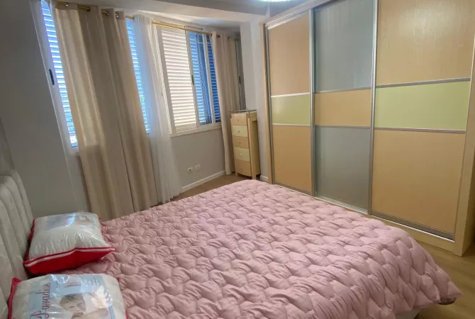 Shtepi ne shitje Apartament ne Tirane, 1+1, Mobilimi E mobiluar, Pagesa 140,000  Euro.