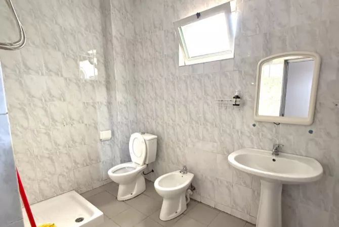 Shtepi me qera Apartament ne Tirane, 1+1, Mobilimi E mobiluar, Pagesa 65,000  Leke.