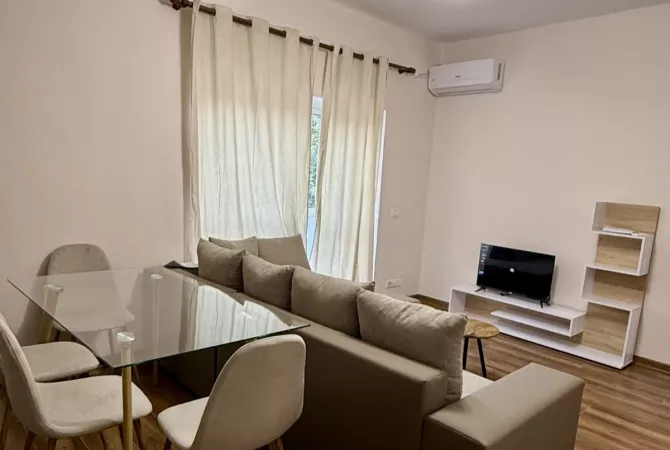 Shtepi me qera Apartament ne Tirane, 1+1, Mobilimi E mobiluar, Pagesa 65,000  Leke.