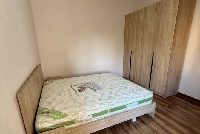 Jepet me qera apartament 1+1 Tek Rruga e Kavajes /65,000 leke