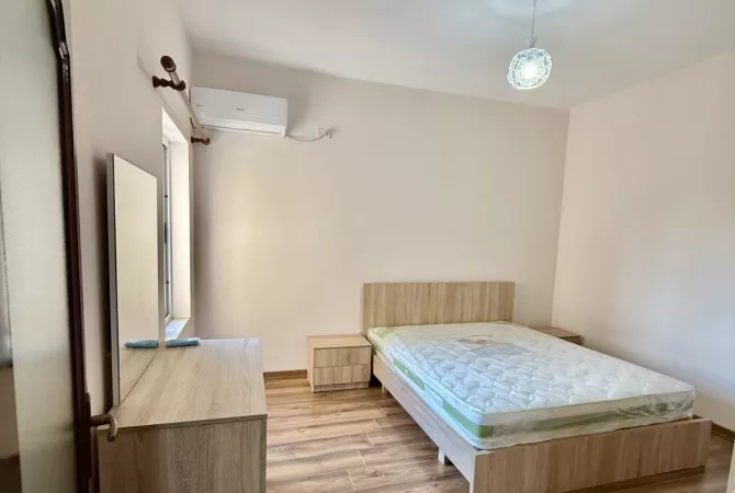 Shtepi me qera Apartament ne Tirane, 1+1, Mobilimi E mobiluar, Pagesa 65,000  Leke.