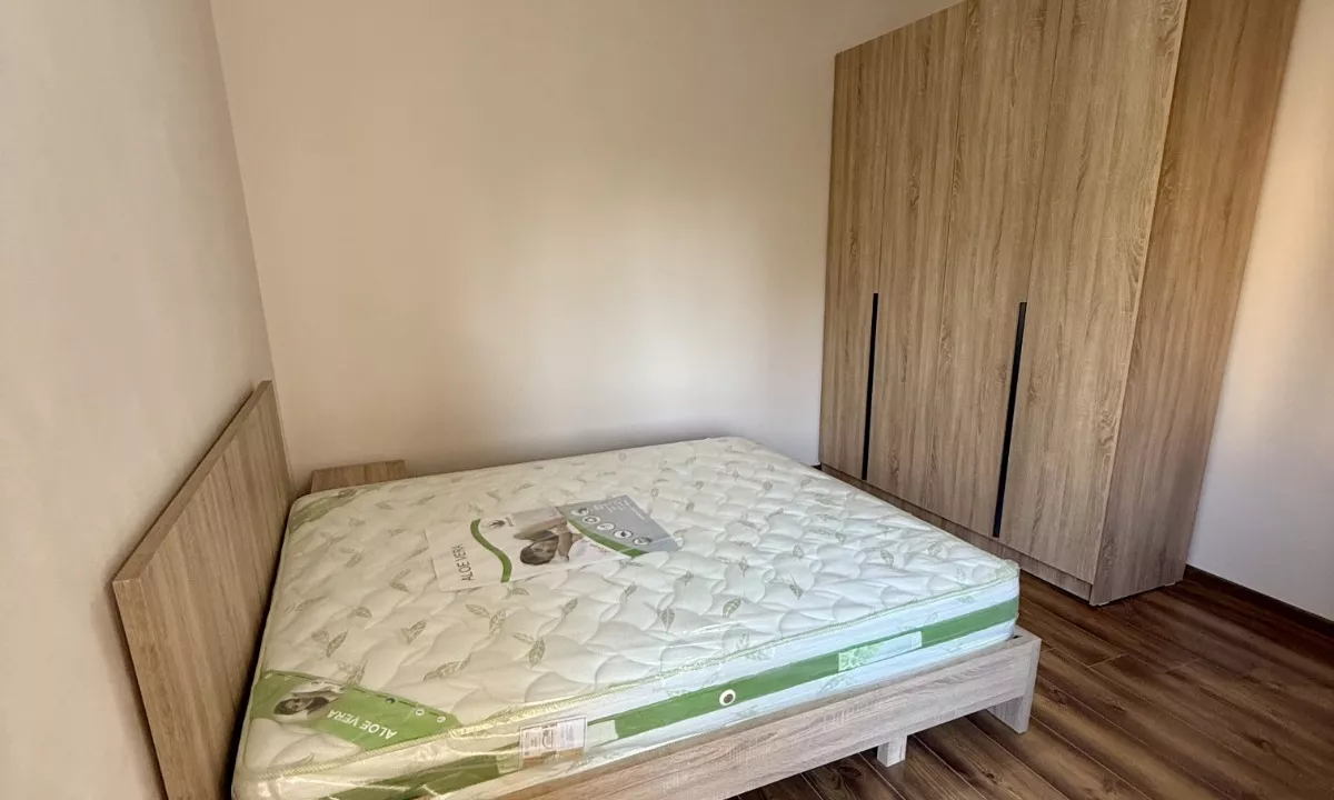 Shtepi me qera Apartament ne Tirane, 1+1, Mobilimi E mobiluar, Pagesa 65,000  Leke.