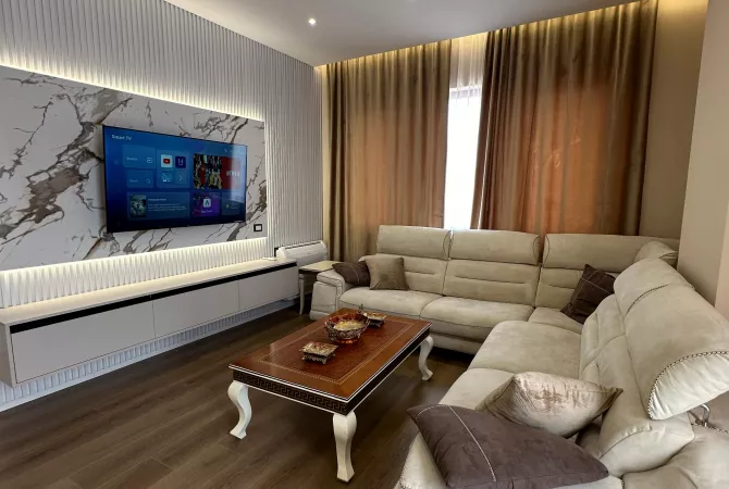 Shtepi me qera 2+1 ne Tirane - 1,000 Euro