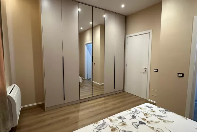 Shtepi me qera Apartament ne Tirane, 2+1, Mobilimi E mobiluar, Pagesa 1,000  Euro.