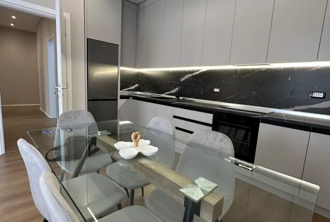 Shtepi me qera Apartament ne Tirane, 2+1, Mobilimi E mobiluar, Pagesa 1,000  Euro.