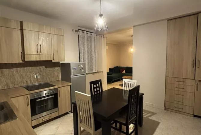 Jepet me qera apartament 2+1 Tek Zogu i Zi/550 euro