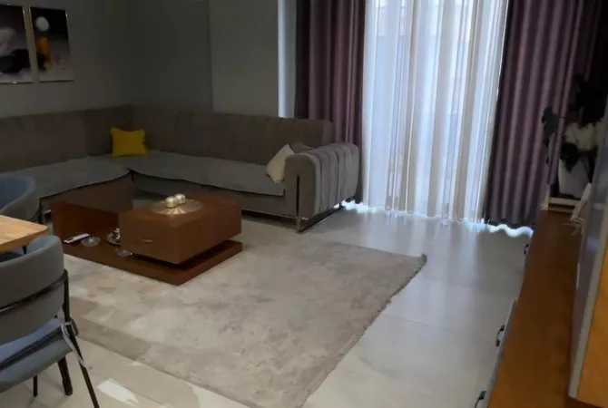 Appartamento in vendita a Tirana 2+1, Arredato