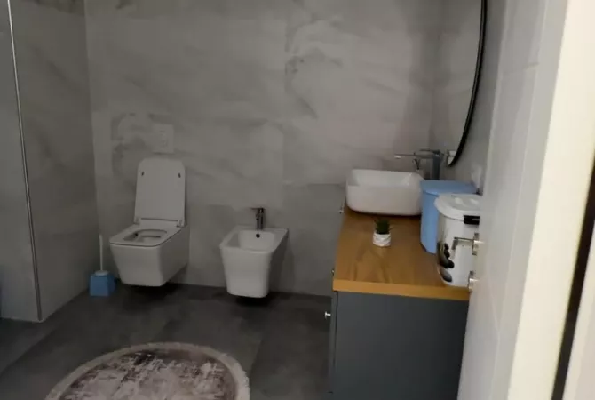 Appartamento in vendita a Tirana 2+1, Arredato