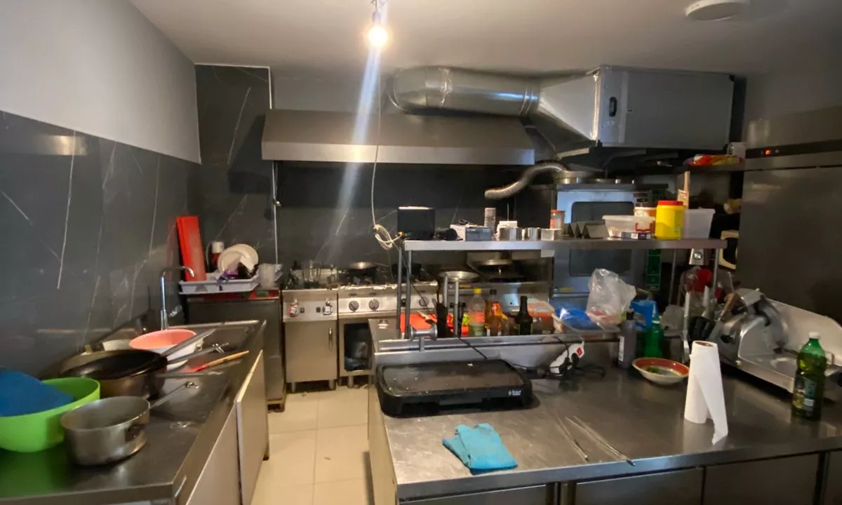 Jepet me qira  Bar-Resorant tek Komuna E Parisit /15,000 euro