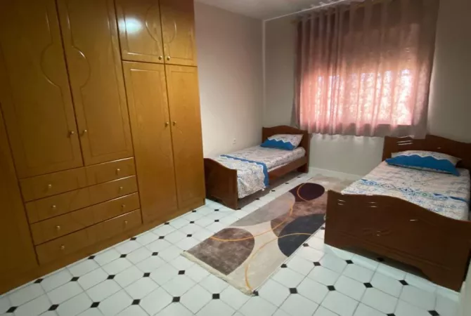 Jepet me Qera Apartament 2+1 Rruga e kavajes /650 euro