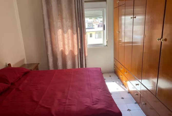 Shtepi me qera Apartament ne Tirane, 2+1, Mobilimi E mobiluar, Pagesa 650  Euro.