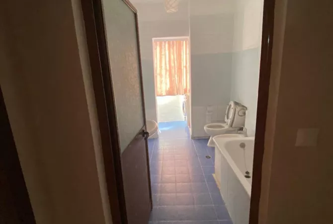 Shtepi me qera Apartament ne Tirane, 2+1, Mobilimi E mobiluar, Pagesa 650  Euro.