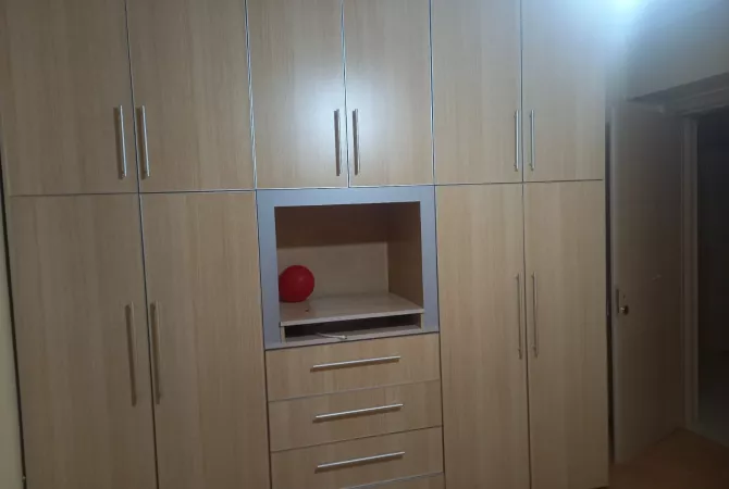 Shtepi me qera Apartament ne Tirane, 2+1, Mobilimi E mobiluar, Pagesa 650  Euro.