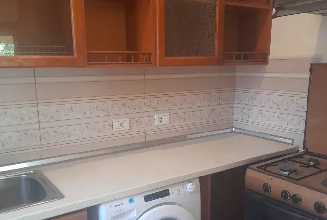 Shtepi me qera Apartament ne Tirane, 2+1, Mobilimi E mobiluar, Pagesa 600  Euro.