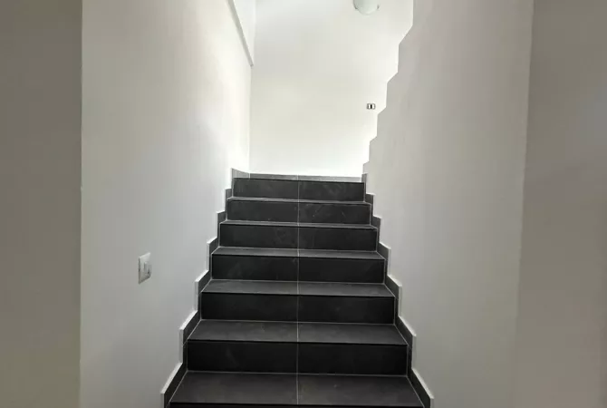 Shtepi ne shitje 4+1 ne Tirane - 260,000 Euro