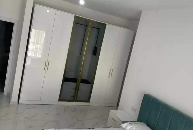 Shtepi me qera Apartament ne Tirane, 2+1, Mobilimi E mobiluar, Pagesa 45,000  Leke.