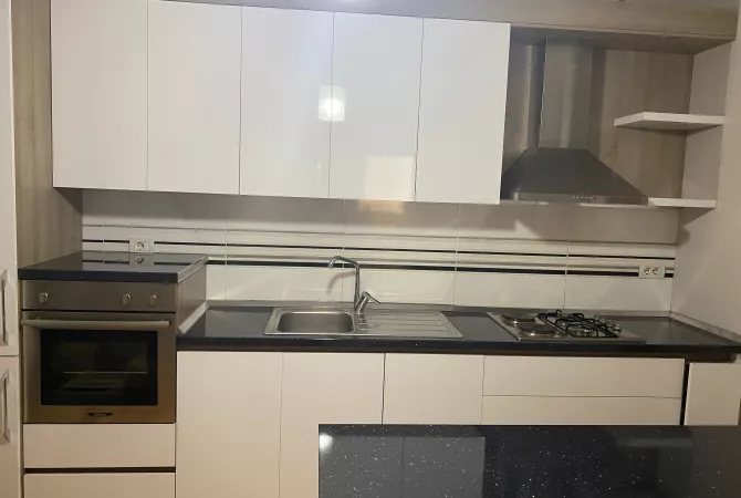 Shtepi me qera Apartament ne Tirane, 2+1, Mobilimi E mobiluar, Pagesa 70,000  Leke.
